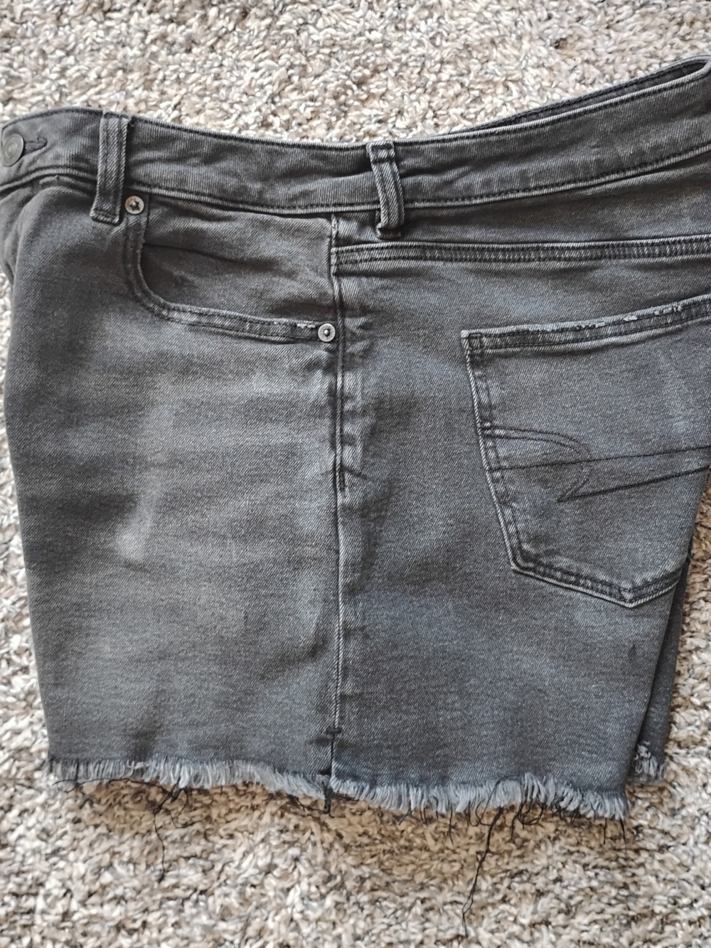 American Eagle Stretch Mom Shorts – Size 10 - Picture 3 of 7